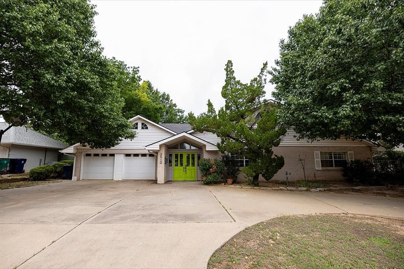 3813 NW 66th St